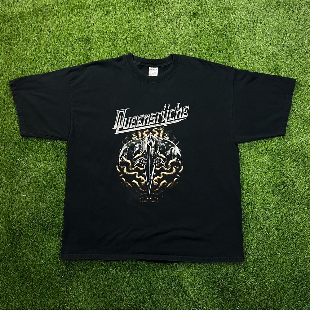 Gildan Black Graphic Tee Short Sleeve